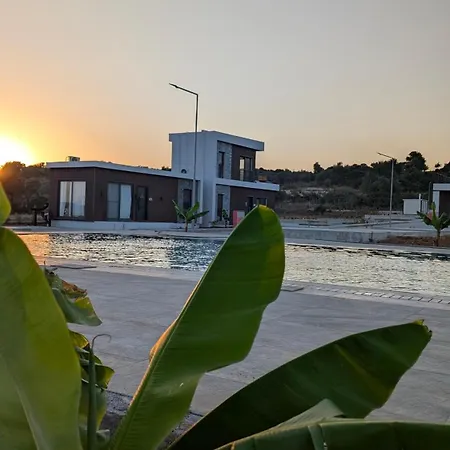 Private In A Evens Mini With Terrace & Garden In Dipkarpaz *