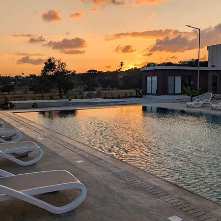 Private In A Evens Mini With Terrace & Garden In Dipkarpaz Jéri
